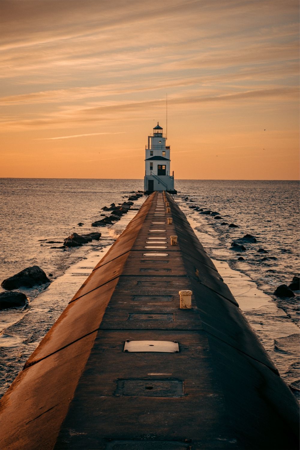 Постер "Маяк в золотых лучах" Черный, Белый, Дерево A4 [21×30] , A3 [30x40], A2 [40x60], A1 [60x80]